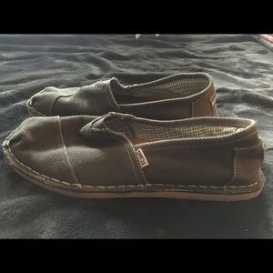 Toms slip ons 10.5 Mens
